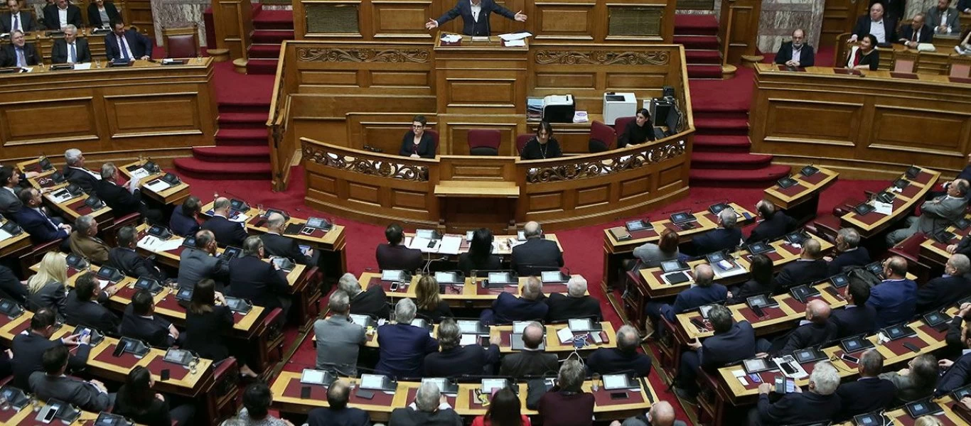 Βουλή: Με ευρύτατη πλειοψηφία η τροπολογία η άρση των capital controls